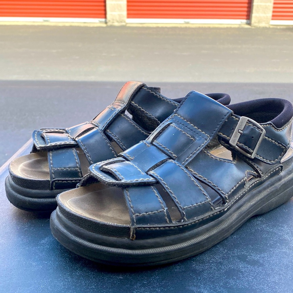 State Street Women’s Black Leather Fisherman Buckle Air Wair  Sandals Size 9.5